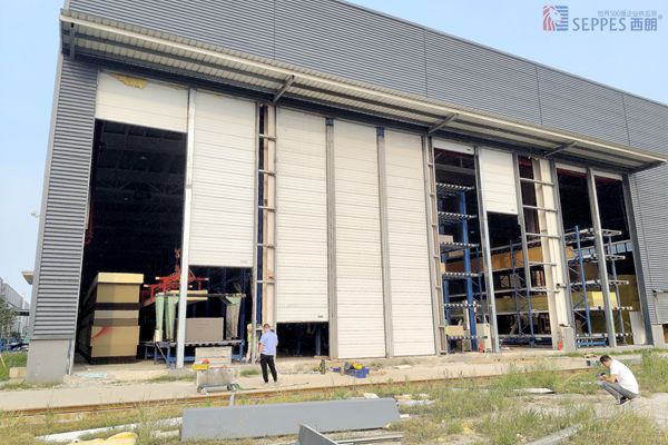 江苏馨源新材料科技安装西朗提升门