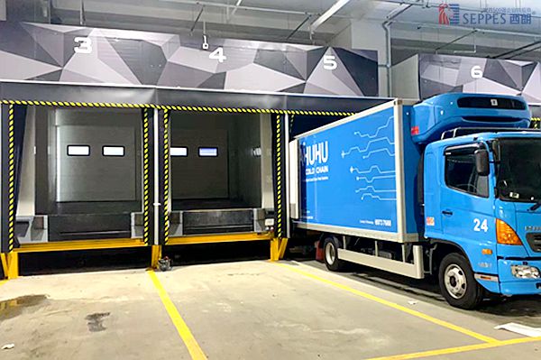 物流出货口提升门+门封+平台