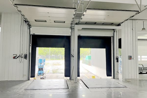 冷王集装箱温度控制安装西朗品牌提升门