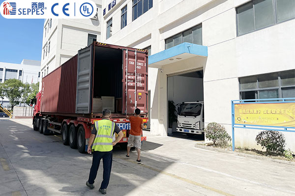 出口国外提升门质检、装箱