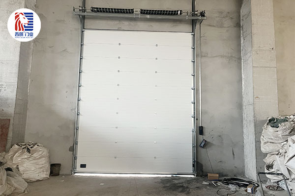 泰兴市康威塑业安装西朗提升门