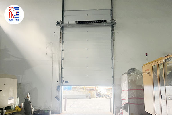 泰兴市康威塑业安装西朗提升门